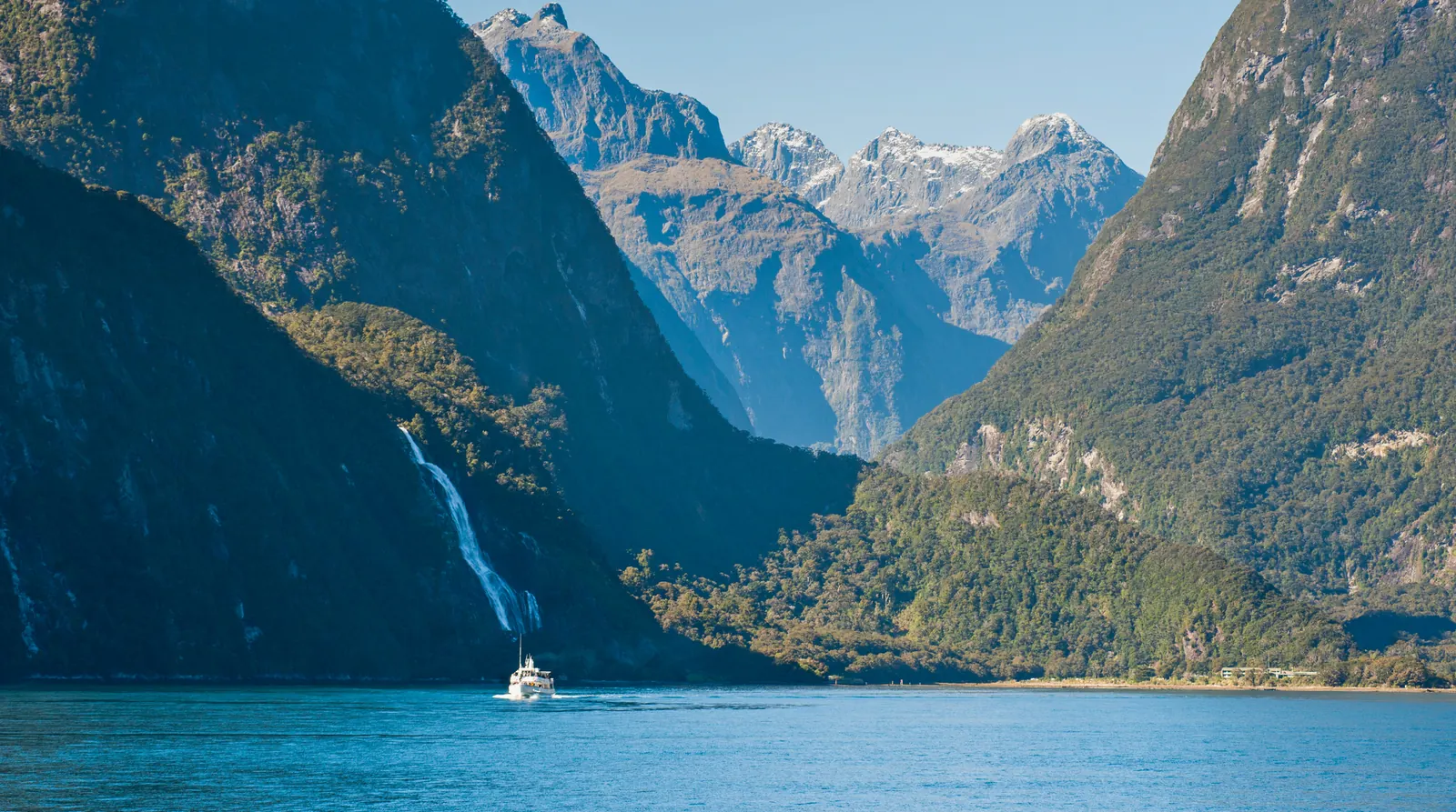 Milford Sound, Fiordland — Milford Sound Cruise Day Trip, New Zealand